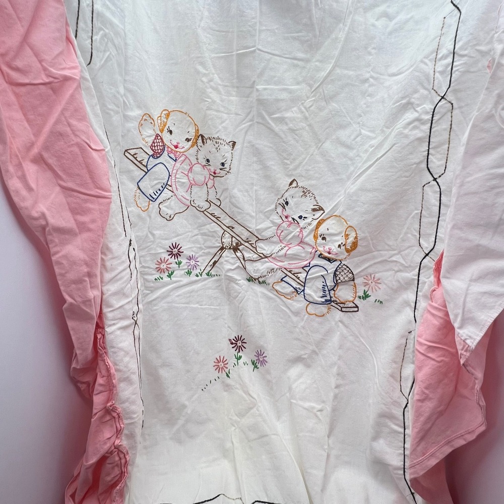 Vintage Embroidered Baby Coverlet Nursery Decor Kitten Puppy Sewing 50s Folk Art